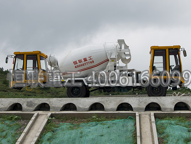 雙向行駛水泥攪拌車助力國(guó)家高鐵項(xiàng)目！